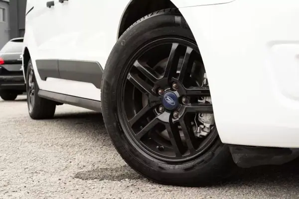 Ford Transit Connect 2020 - 15000 EUR, 147248 km - AUTO.MOTO.pt - 147248km - foto 3 de 20