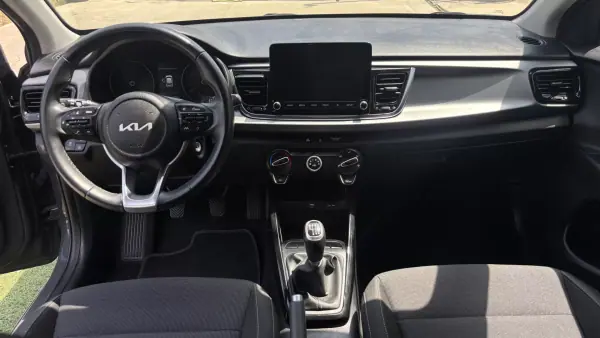 Kia Rio 2023 - 14900 EUR, 41000 km - AUTO.MOTO.pt - 41000km - foto 11 de 16