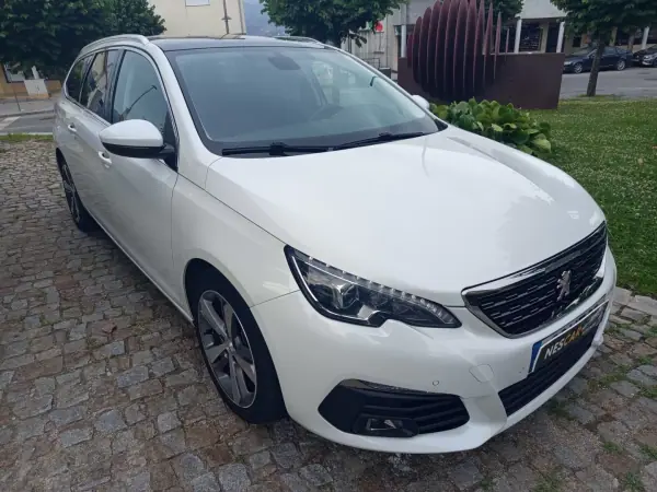 Peugeot 308 SW 2018 - 13490 EUR, 151379 km - AUTO.MOTO.pt - 151379km - foto 3 de 11