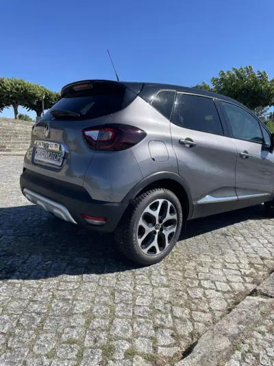 Renault Captur 2019 - 13900 EUR, 73850 km - AUTO.MOTO.pt - 73850km - foto 7 de 18