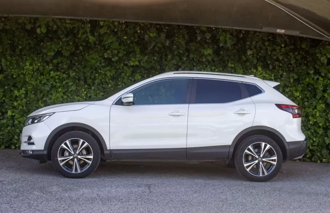 Nissan Qashqai 2019 - 16900 EUR, 84000 km - AUTO.MOTO.pt - 84000km - foto 7 de 18