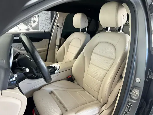 Mercedes-Benz GLC 300 2021 - 45600 EUR, 123198 km - AUTO.MOTO.pt - 123198km - foto 7 de 24