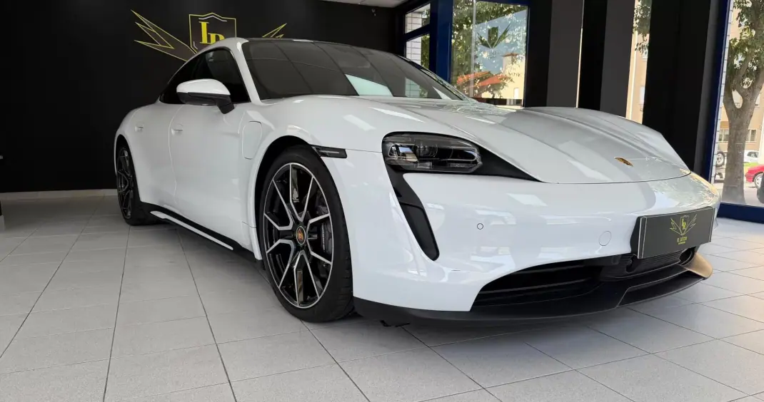Porsche Taycan 2023 - 67000 EUR, 46411 km - 46411km - foto 6 de 40