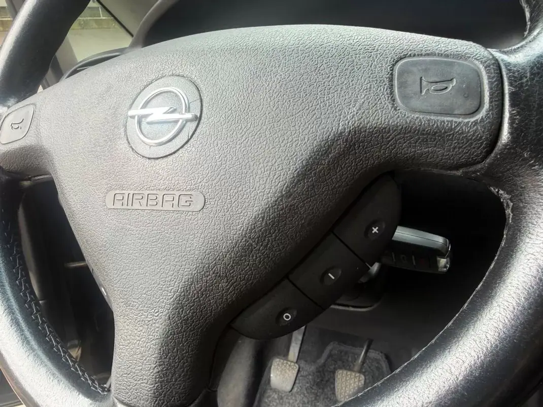 Opel Zafira 2001 - 1750 EUR, 325223 km - 325223km - foto 18 de 38