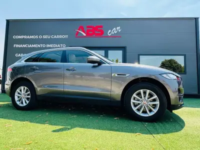 Jaguar F-Pace 2017 - 24999 EUR, 78000 km - AUTO.MOTO.pt - 78000km - foto 14 de 32