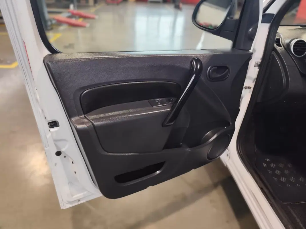 Renault Kangoo Express 1.5 BLUEHDI 2021 - 11990 EUR, 43201 km - AUTO.MOTO.pt - 43201km - foto 7 de 9