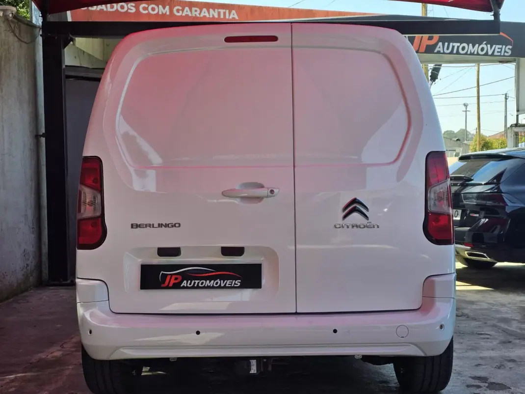 Citroën BERLINGO 3 LUGARES 2020 - 11499 EUR, 122000 km - AUTO.MOTO.pt - 122000km - foto 12 de 12