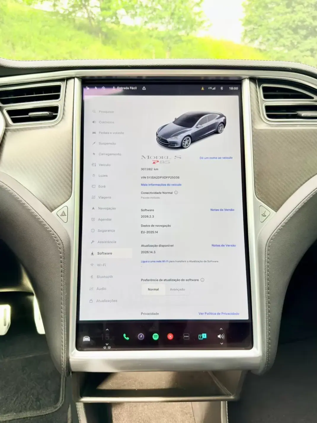 Tesla Model S 2013 - 15500 EUR, 306000 km - AUTO.MOTO.pt - 306000km - foto 16 de 24