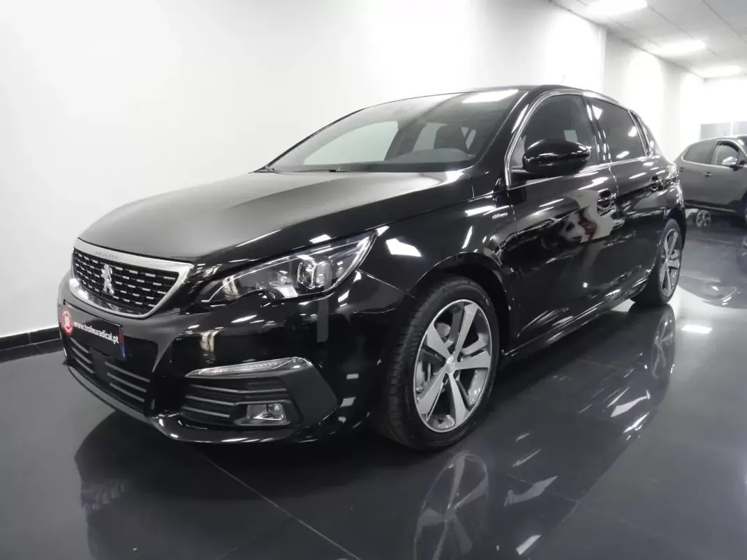 Peugeot 308 2019 - 14500 EUR, 82000 km - AUTO.MOTO.pt - 82000km - foto 1 de 26