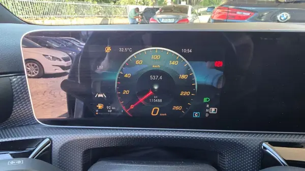 Mercedes-Benz A 180 2018 - 21890 EUR, 115000 km - AUTO.MOTO.pt - 115000km - foto 17 de 37