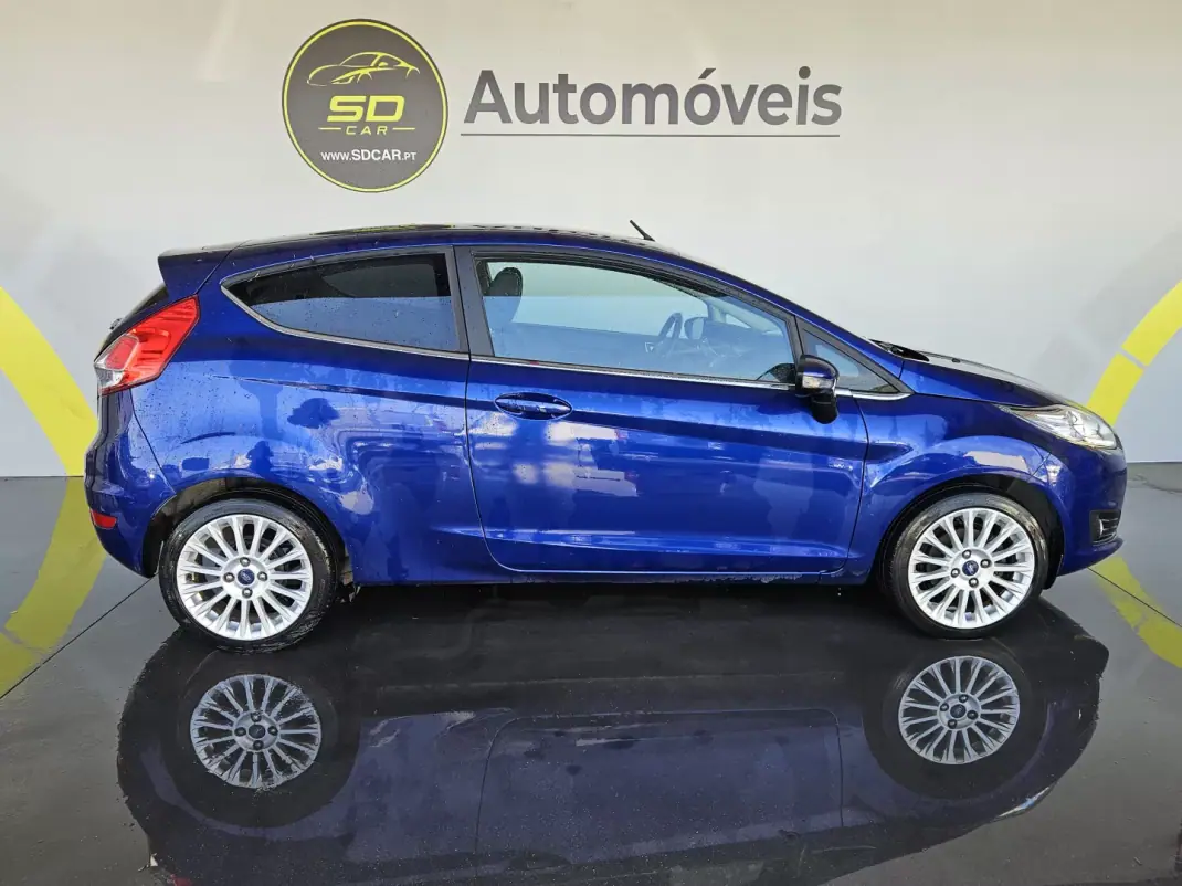 Ford Fiesta 2015 - 7990 EUR, 144000 km - AUTO.MOTO.pt - 144000km - foto 3 de 8