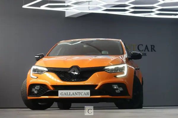 Renault Mégane 2023 - 65500 EUR, 4000 km - AUTO.MOTO.pt - 4000km - foto 2 de 29