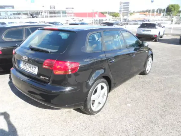 Audi A3 Sportback 2007 - 8900 EUR, 280183 km - AUTO.MOTO.pt - 280183km - foto 6 de 12