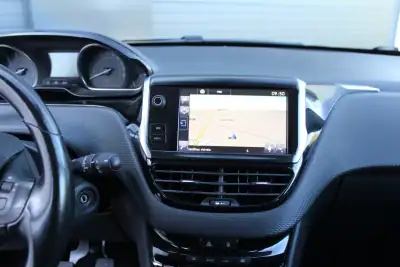 Peugeot 2008 2015 - 10500 EUR, 148600 km - AUTO.MOTO.pt - 148600km - foto 13 de 19