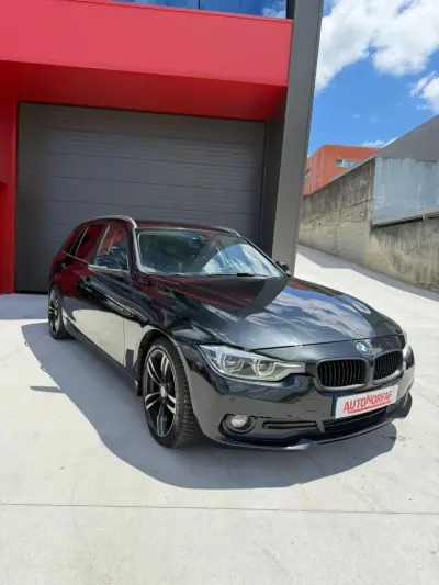 BMW 320 2015 - 13000 EUR, 370303 km - AUTO.MOTO.pt - 370303km - foto 7 de 17