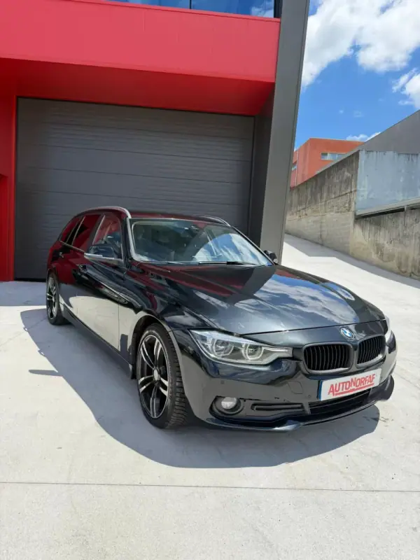 BMW 320 2015 - 13000 EUR, 370303 km - AUTO.MOTO.pt - 370303km - foto 7 de 17