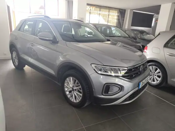 Volkswagen T-Roc 2024 - 24990 EUR, 124830 km - AUTO.MOTO.pt - 124830km - foto 3 de 12