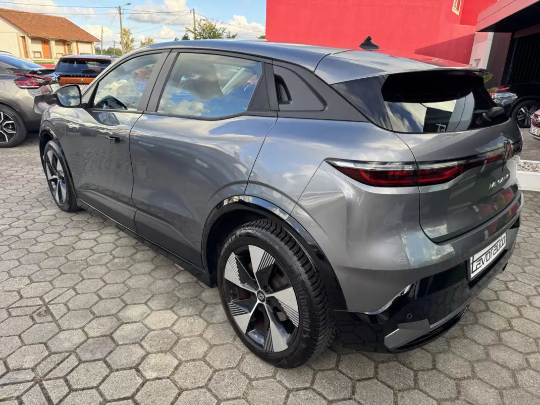Renault Mégane E-Tech 2022 - 22500 EUR, 73000 km - AUTO.MOTO.pt - 73000km - foto 6 de 36