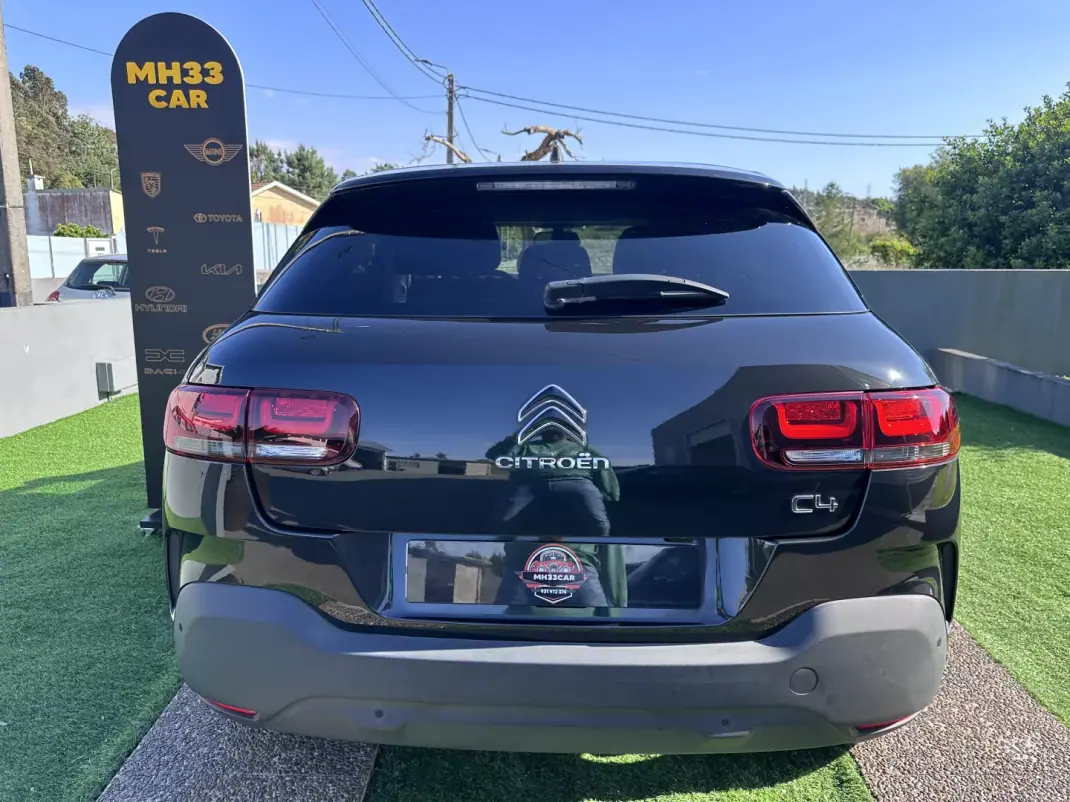 Citroën C4 Cactus 2018 - 11900 EUR, 180000 km - AUTO.MOTO.pt - 180000km - foto 10 de 47