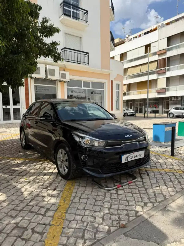 Kia Rio 2021 - 17250 EUR, 35000 km - AUTO.MOTO.pt - 35000km - foto 3 de 11