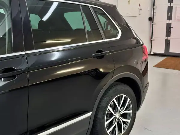 Volkswagen Tiguan 2017 - 17750 EUR, 120000 km - AUTO.MOTO.pt - 120000km - foto 14 de 50