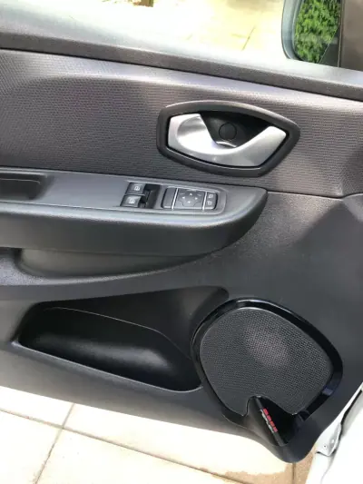 Renault Clio 2017 - 8900 EUR, 137000 km - 137000km - foto 16 de 27