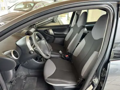 Peugeot 107 2013 - 6950 EUR, 152714 km - AUTO.MOTO.pt - 152714km - foto 11 de 21