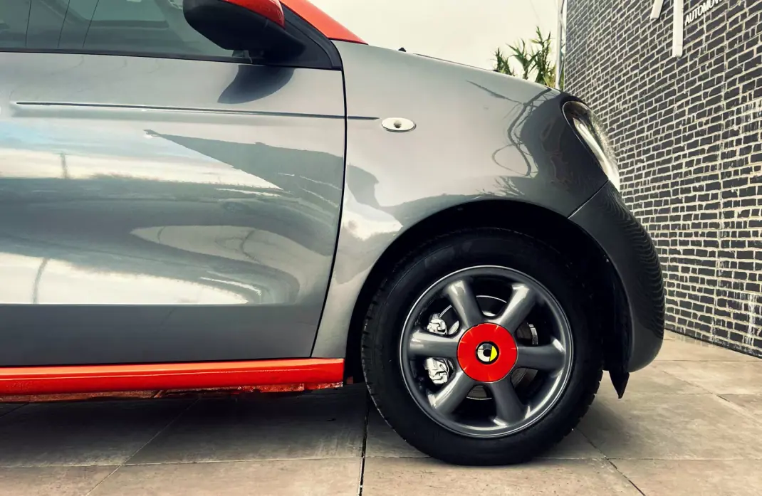 Smart ForFour 2015 - 9900 EUR, 104000 km - AUTO.MOTO.pt - 104000km - foto 5 de 16