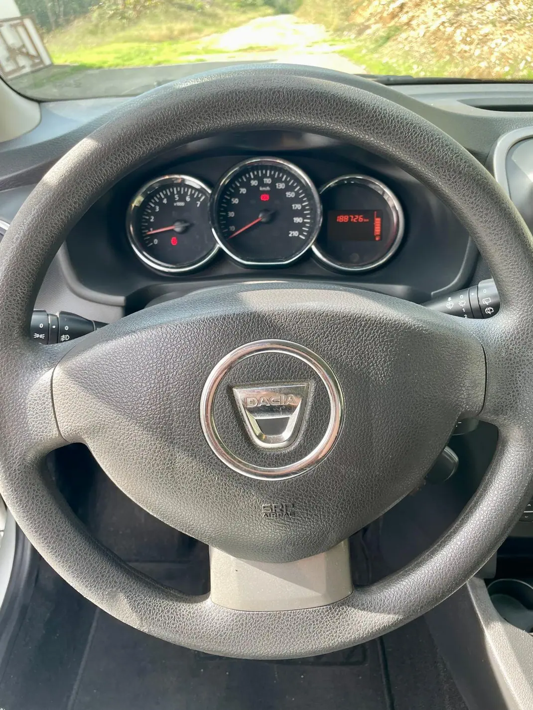 Dacia Sandero 2013 - 7490 EUR, 189000 km - AUTO.MOTO.pt - 189000km - foto 5 de 13