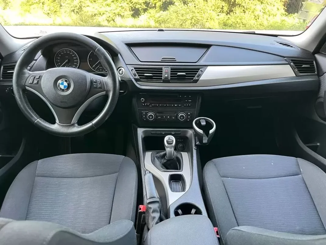 BMW X1 2011 - 12900 EUR, 292000 km - AUTO.MOTO.pt - 292000km - foto 11 de 13