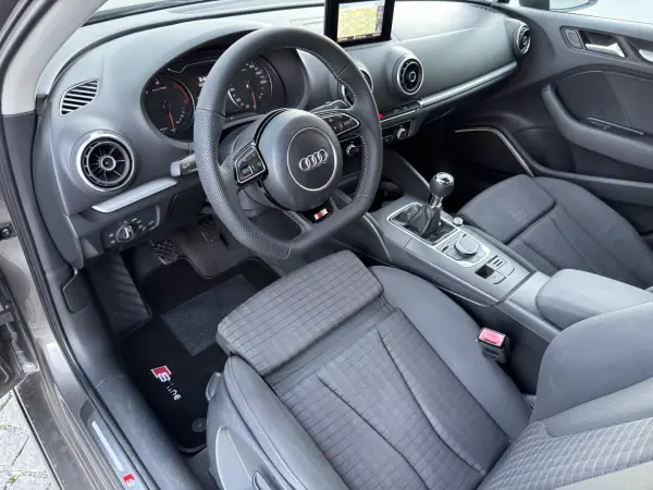 Audi A3 Limousine 2016 - 16800 EUR, 187641 km - AUTO.MOTO.pt - 187641km - foto 15 de 19