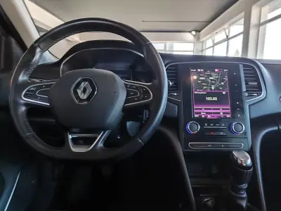 Renault Mégane Sport Tourer 2019 - 13750 EUR, 155000 km - AUTO.MOTO.pt - 155000km - foto 23 de 35