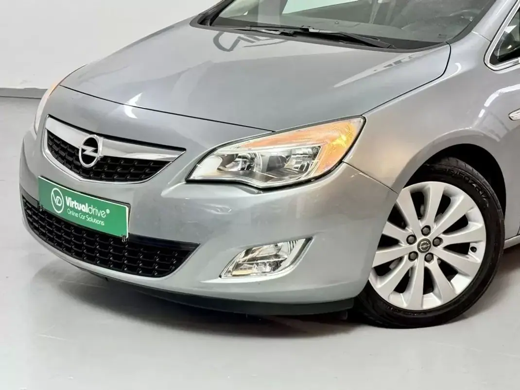 Opel Astra 2012 - 6250 EUR, 154000 km - AUTO.MOTO.pt - 154000km - foto 13 de 52