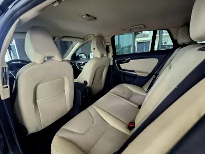 Volvo V60 2012 - 7990 EUR, 222113 km - AUTO.MOTO.pt - 222113km - foto 9 de 11