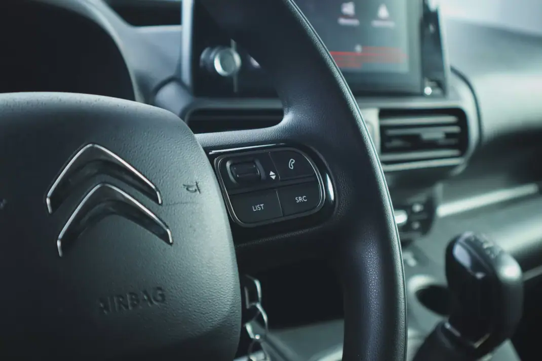 Citroën 2019 - 19880 EUR, 83120 km - AUTO.MOTO.pt - 83120km - foto 12 de 28