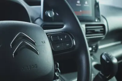 Citroën 2019 - 19880 EUR, 83120 km - AUTO.MOTO.pt - 83120km - foto 12 de 28