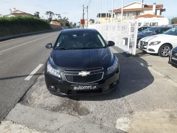 Chevrolet Cruze 2012 - 7900 EUR, 221800 km - AUTO.MOTO.pt - 221800km - foto 3 de 37