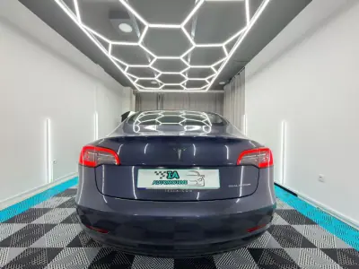Tesla Model 3 2020 - 24500 EUR, 110500 km - AUTO.MOTO.pt - 110500km - foto 7 de 18