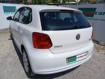 Volkswagen Polo 2014 - 7750 EUR, 153371 km - AUTO.MOTO.pt - 153371km - foto 13 de 27