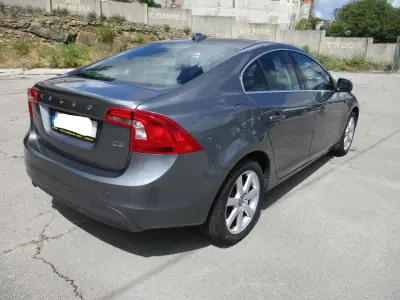 Volvo S60 2016 - 11500 EUR, 236000 km - AUTO.MOTO.pt - 236000km - foto 8 de 11
