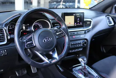 Kia ProCeed 2020 - 24750 EUR, 137140 km - AUTO.MOTO.pt - 137140km - foto 7 de 26