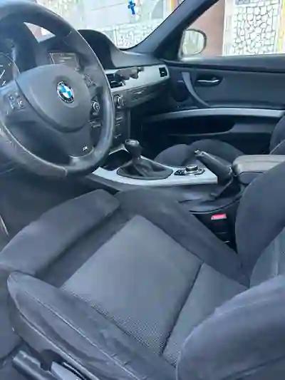 BMW 320 2012 - 12750 EUR, 259000 km - AUTO.MOTO.pt - 259000km - foto 13 de 19