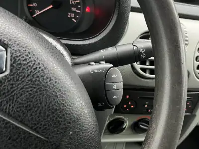 Renault Kangoo 1.5dCi 85cv 2006 - 4200 EUR, 225000 km - AUTO.MOTO.pt - 225000km - foto 10 de 15
