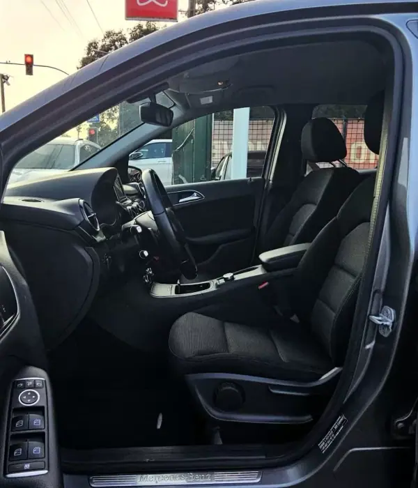 Mercedes-Benz B 180 2014 - 13999 EUR, 160000 km - AUTO.MOTO.pt - 160000km - foto 20 de 25