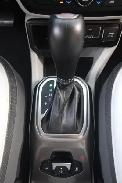 Jeep Renegade 2018 - 14990 EUR, 116000 km - AUTO.MOTO.pt - 116000km - foto 7 de 36