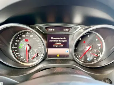 Mercedes-Benz CLA 180 2016 - 18990 EUR, 209795 km - AUTO.MOTO.pt - 209795km - foto 18 de 23