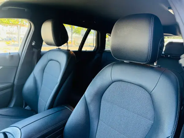 Mercedes-Benz C 220 2019 - 32000 EUR, 160000 km - AUTO.MOTO.pt - 160000km - foto 21 de 30
