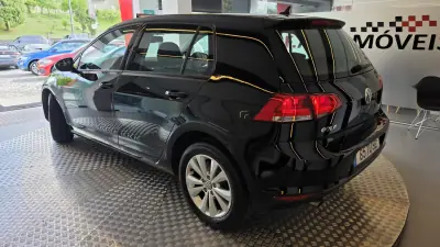 Volkswagen Golf 2013 - 7900 EUR, 207049 km - AUTO.MOTO.pt - 207049km - foto 19 de 54