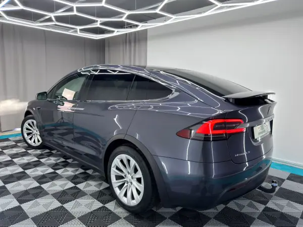 Tesla Model X 2018 - 27000 EUR, 199000 km - AUTO.MOTO.pt - 199000km - foto 5 de 24
