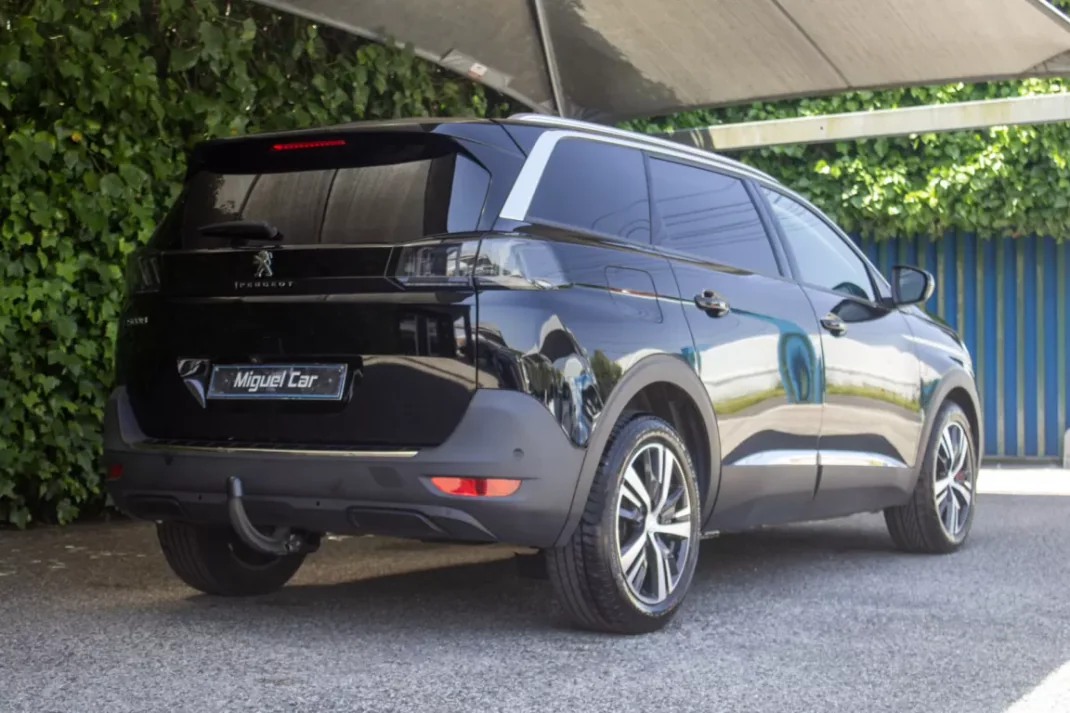 Peugeot 5008 2021 - 27900 EUR, 84300 km - AUTO.MOTO.pt - 84300km - foto 8 de 24